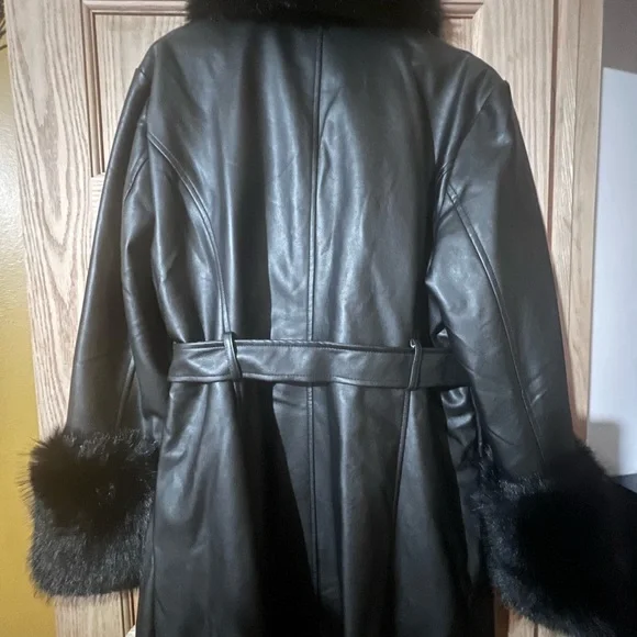 AKIRA Black Faux Leather Coat with Fur Trim NWT size 2x  *SOLDOUT* - Picture 11 of 15